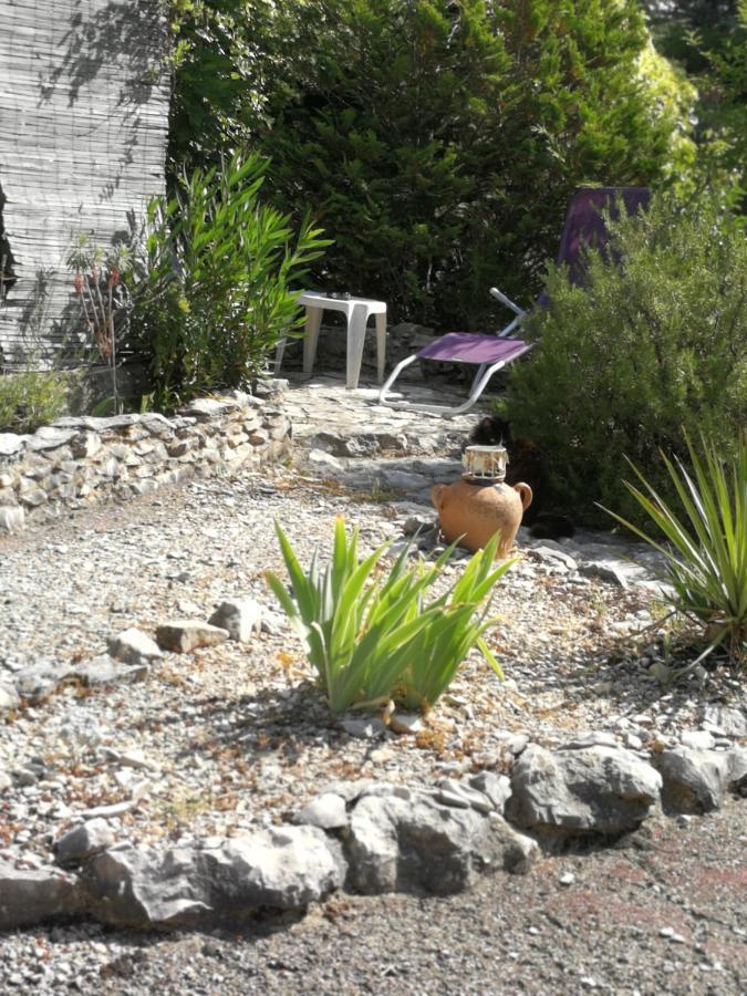 Petit Studio Atypique Et Cosy En Provence Saint-Étienne-les-Orgues Exterior photo